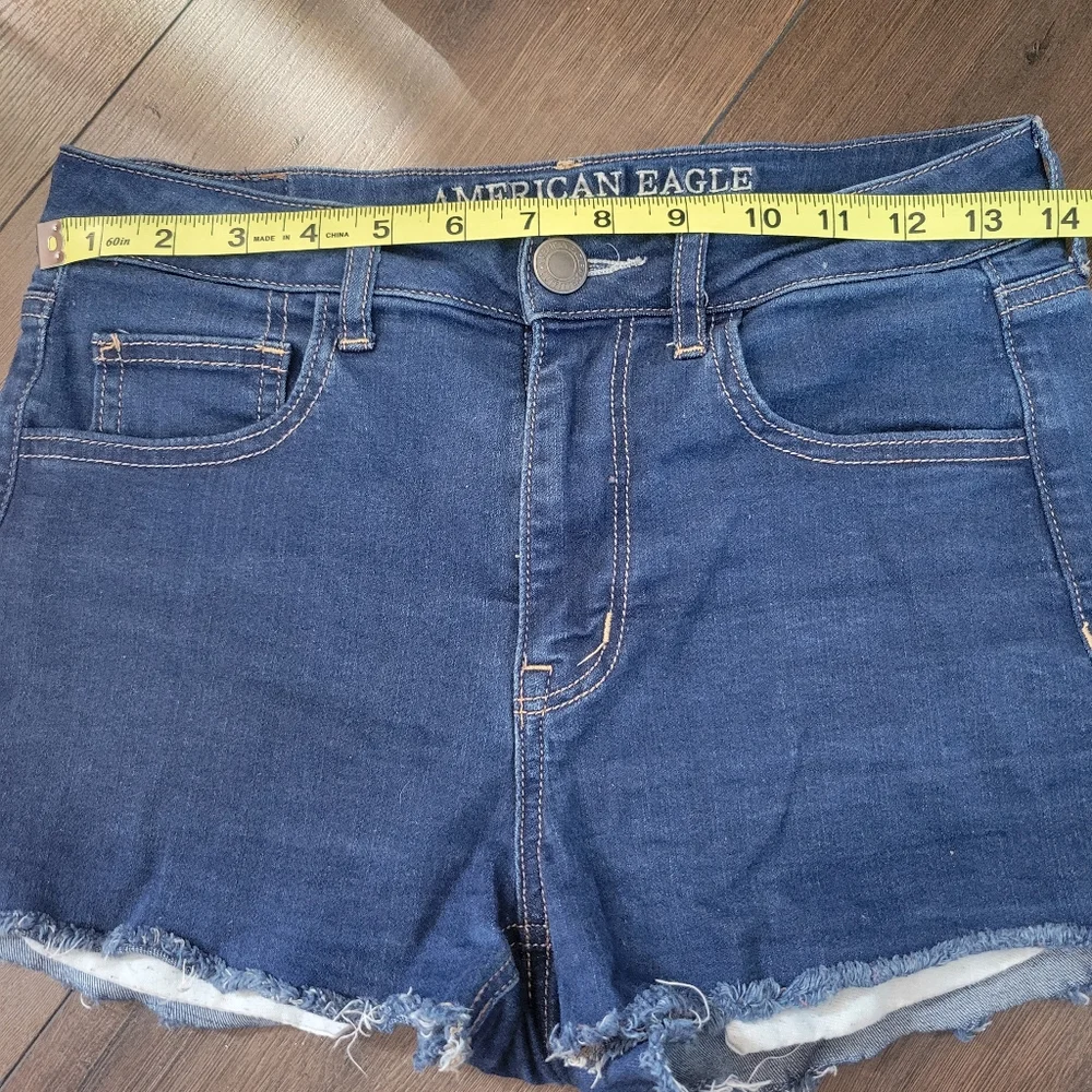 American Eagle Outfitters‎ Super Hi Rise Shortie Raw Hem Jean Shorts Womens Sz 4